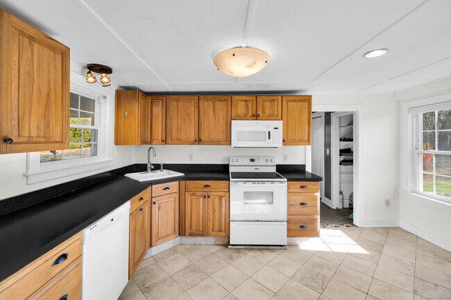 Foto del edificio - 945 Glastonbury Turnpike