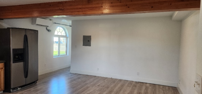 Foto del edificio - 1112 Robert Bush Drive West