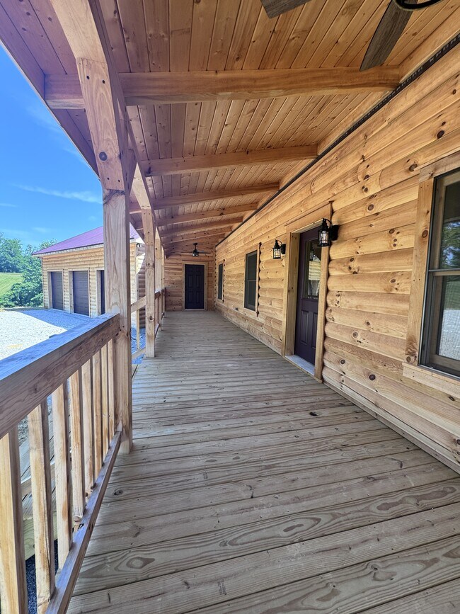 Foto del edificio - 1339 Hickory Point Dr