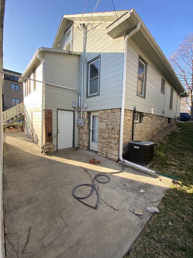 Rear Patio - 1217 W 47th St