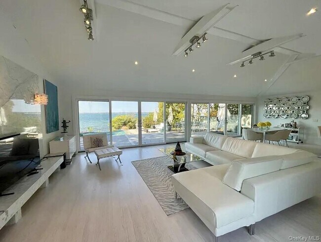 Foto del edificio - 16 N Shore Rd