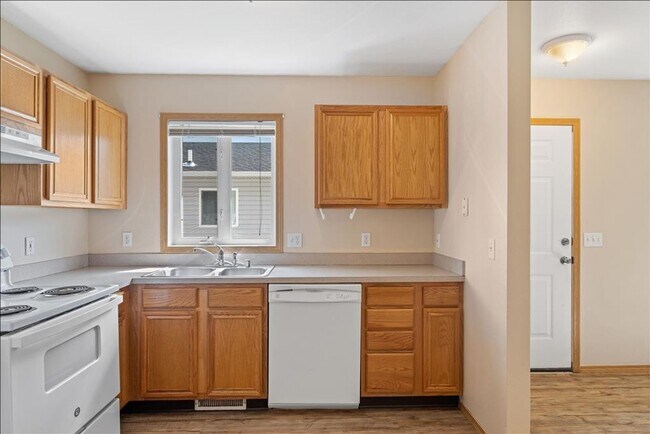 Building Photo - $1295- 2 Bed/ 1 Bath Single Family Home in...