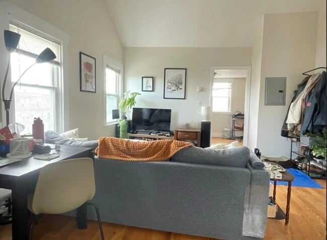 Foto del edificio - 196 Hampshire St