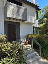 Building Photo - 8726 Villa La Jolla Dr