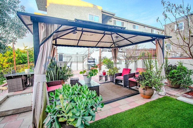 Building Photo - 839 N Bunker Hill Ave