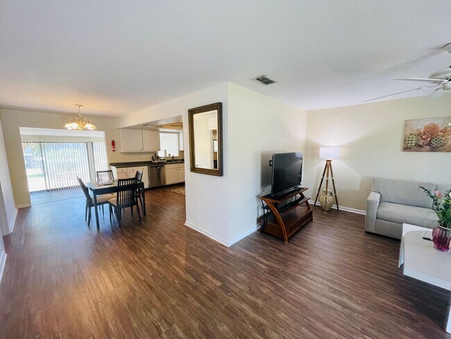 Foto del edificio - Beautiful Home in the Highly Sought-After ...