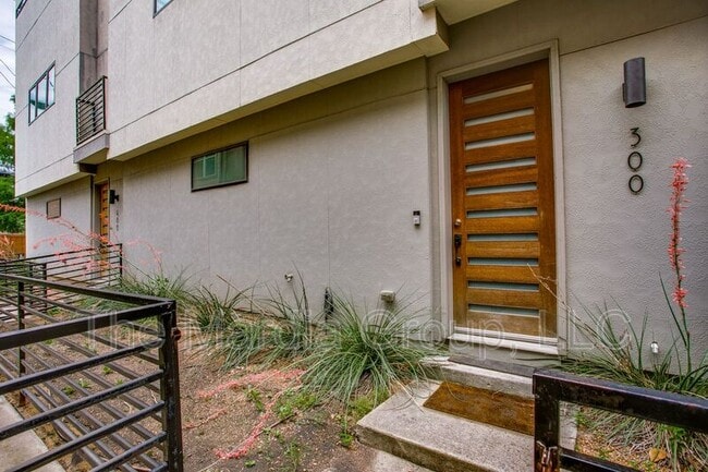 Building Photo - 5810 Bryan Pkwy