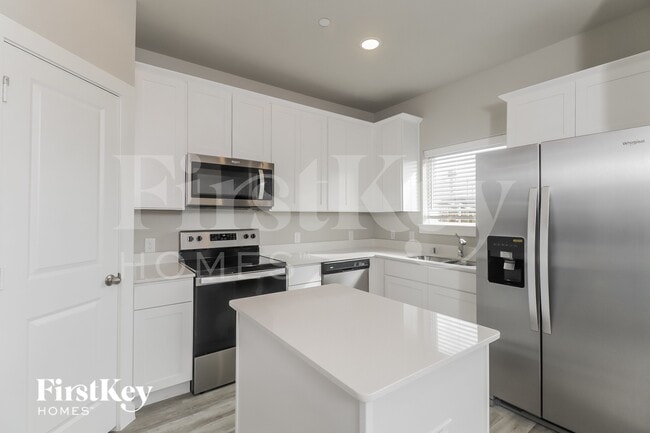 Building Photo - 340 Niki Dr