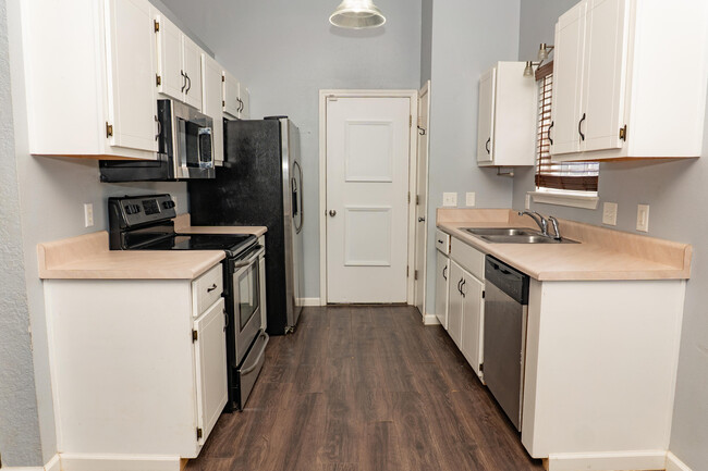 Building Photo - 228 Grand Prix Dr