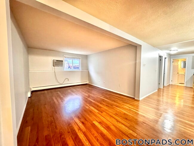 Foto del edificio - 715 N Main St