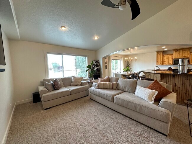 Foto del edificio - 1354 Ridgeway Rd