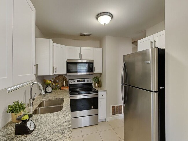 Foto del edificio - 5703 S 79th St