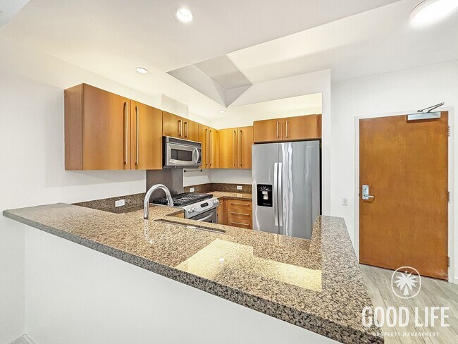 Foto del edificio - Stunning 1B/1BA Condo in East Village W/ A/C, W/D, Rooftop Deck, Padres Stadium Views, Community ...