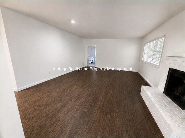 Foto del edificio - 623 Bedlow Dr