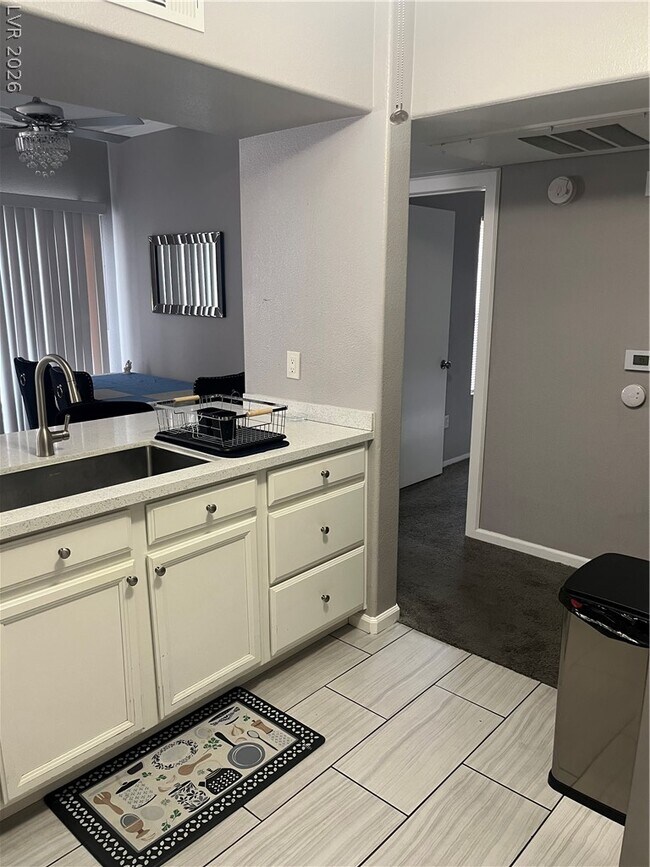 Foto del edificio - 7255 W Sunset Rd