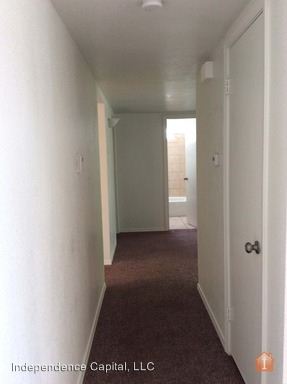 Building Photo - 3308 Edgecliff Dr
