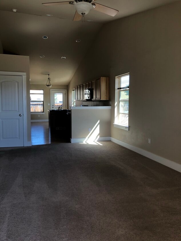 119 Bow Perch Ln Unit 4, Bozeman, MT 59718 Condo for Rent in Bozeman