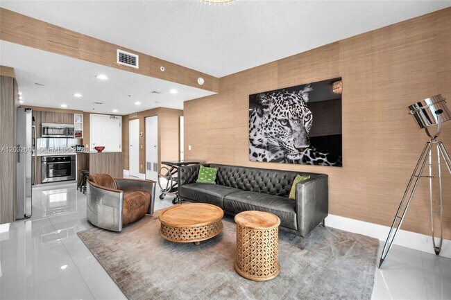 Foto del edificio - 6700 Indian Creek Dr