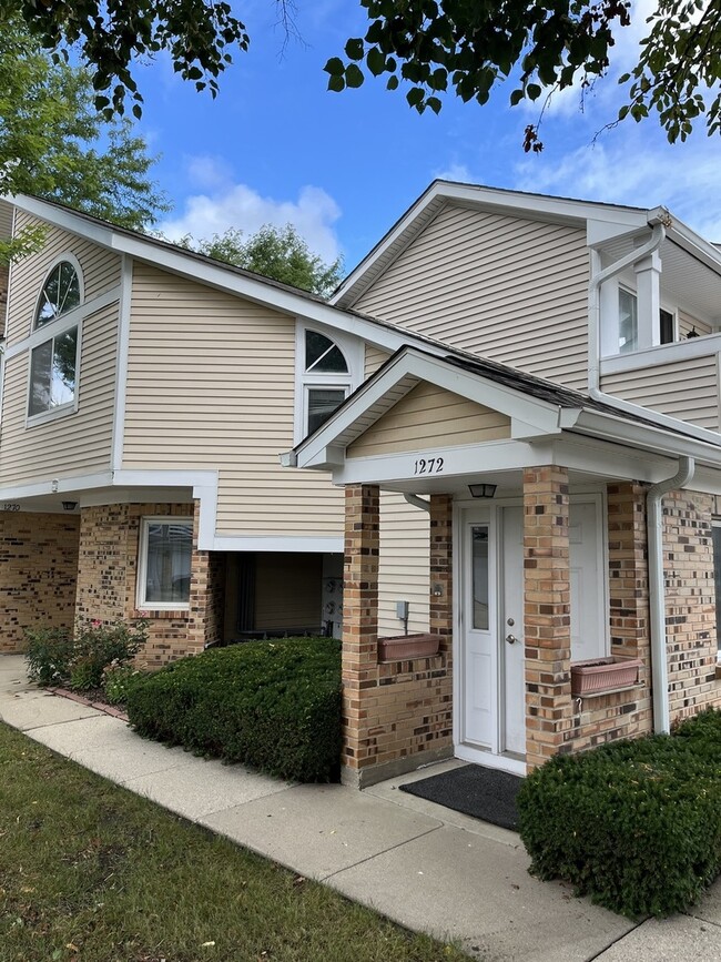 Building Photo - 1272 Ranchview Ct
