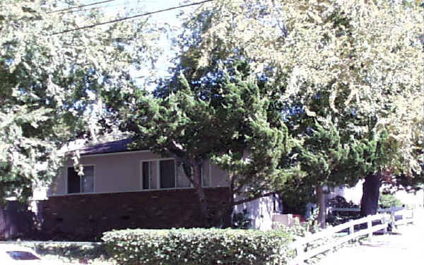 Foto principal - 10124 Mountair Ave