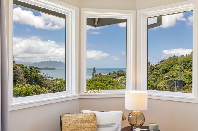 Foto del edificio - Gorgeous unfurnished 4 bedroom, 3.5 bath s...