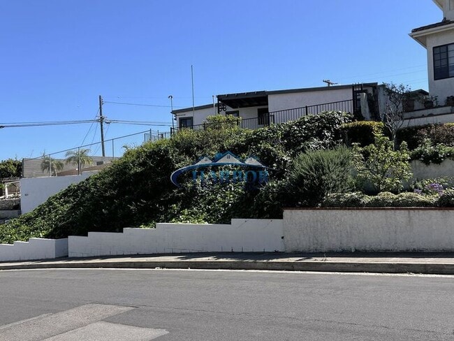 Foto del edificio - 827 W 22nd St