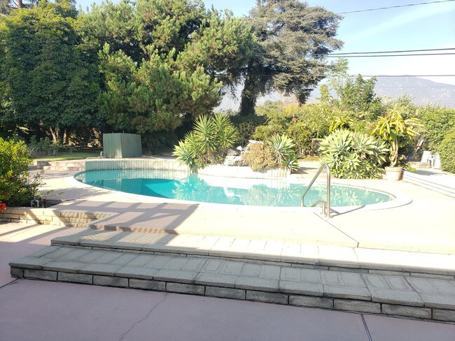 Foto del edificio - 475 Oxford Dr