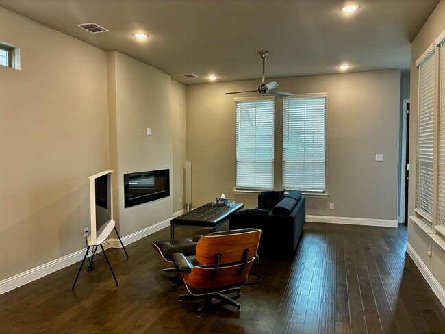 Building Photo - 4253 Sechrist Dr