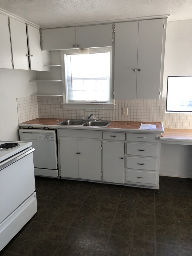 Building Photo - 4106 Cline Rd