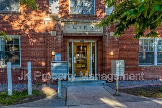 Building Photo - 310 5th St N