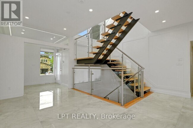 Building Photo - 298 Crestview Rd