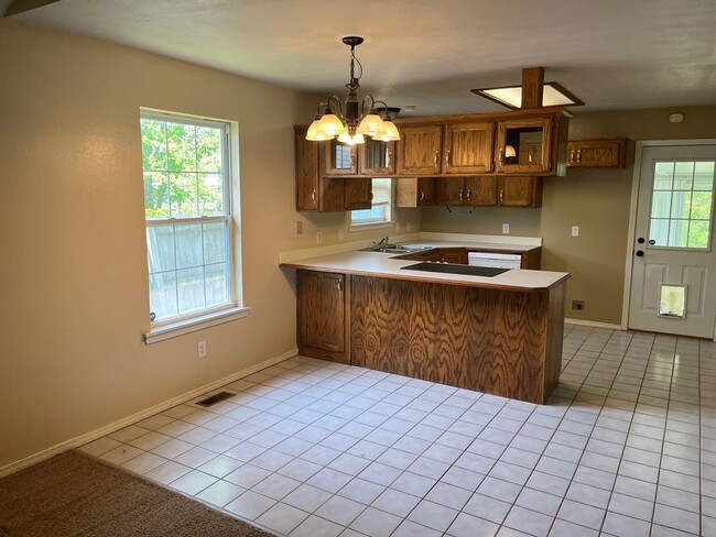 Foto del edificio - 3 Bed/ 2 Bath home in Nixa, MO