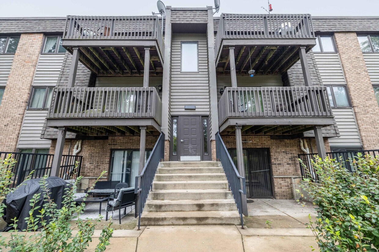 1420 Stonebridge Cir Unit N2, Wheaton, IL 60189 Condo for Rent in Wheaton, IL