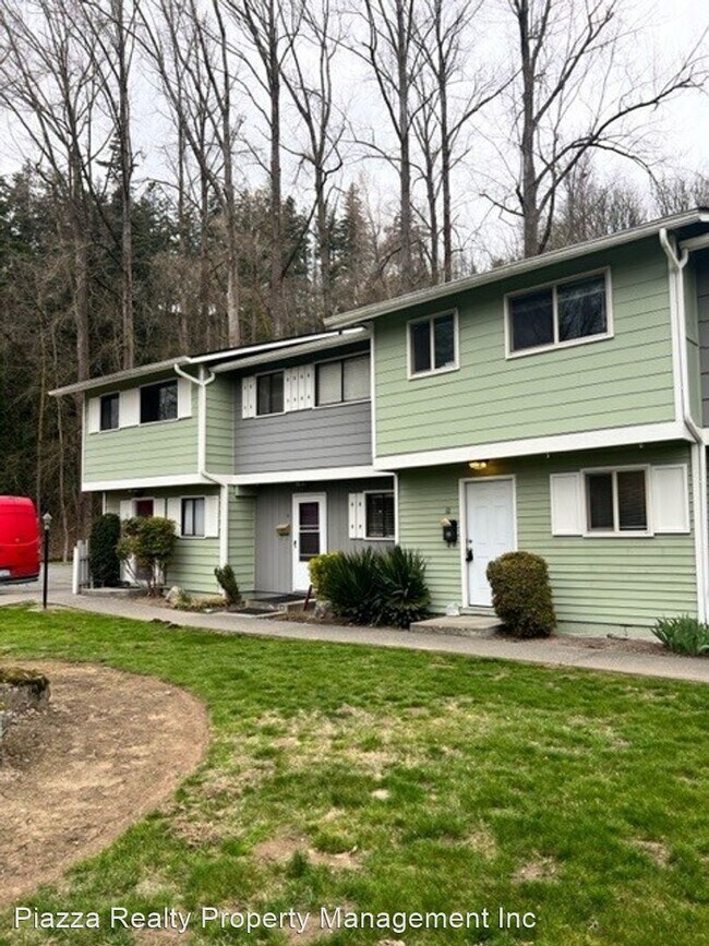 Building Photo - 2 br, 1.5 bath House - 540 N Pine St #12