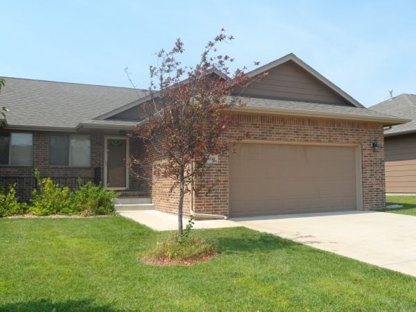 Building Photo - 2025 Springbrook