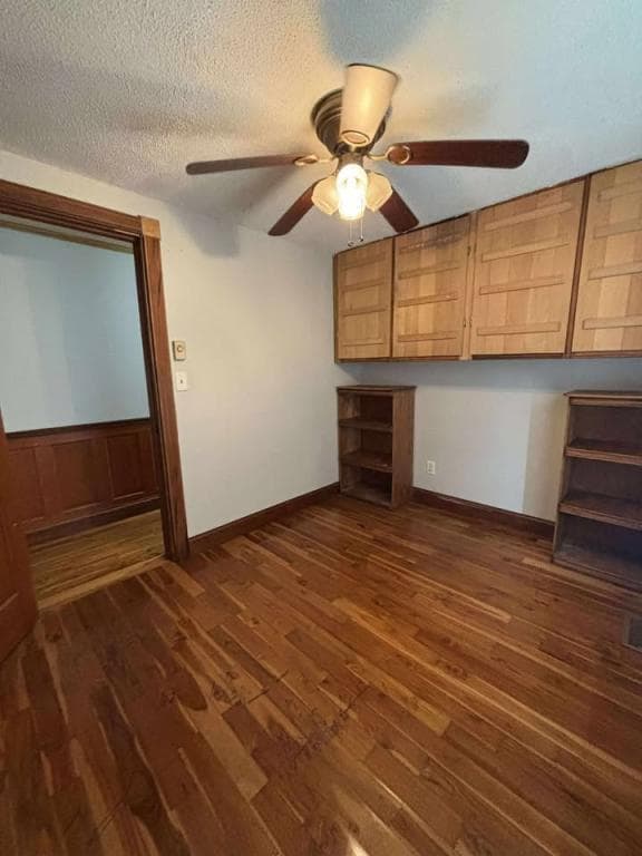 Foto del edificio - 2494 N Grandview Dr