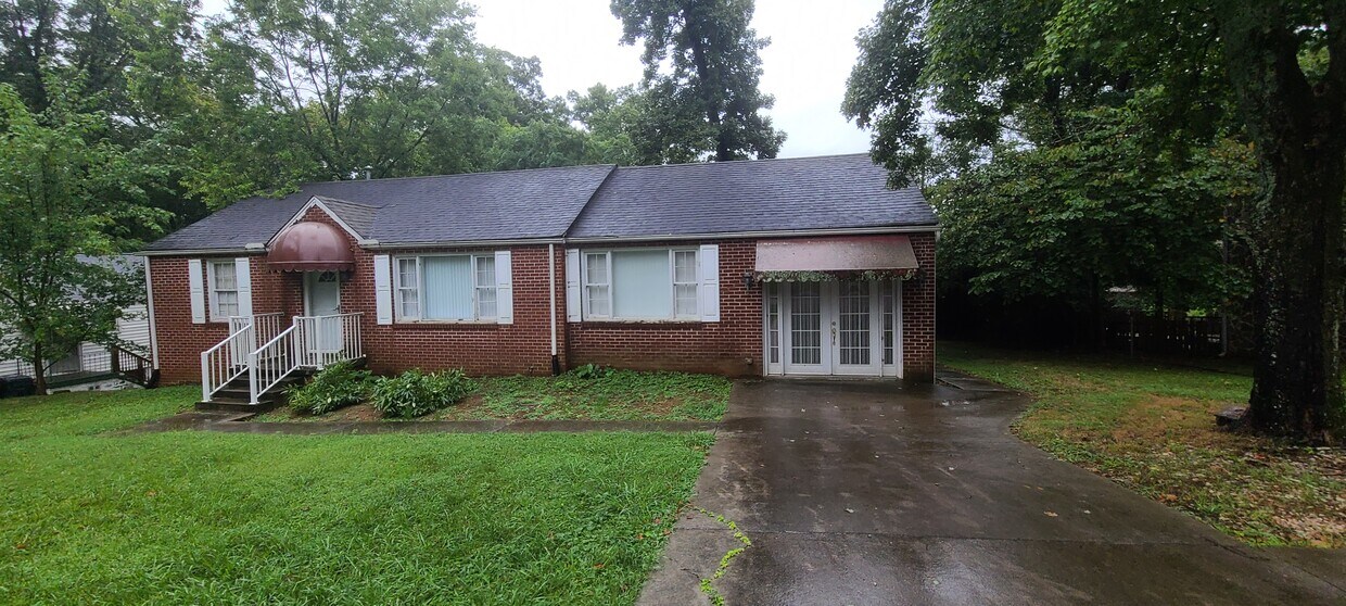 240 Woodlawn Pike, Knoxville, TN 37920 House Rental in Knoxville, TN