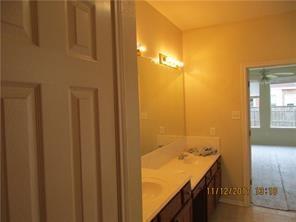 Foto del edificio - 601 Babbling Brook Dr