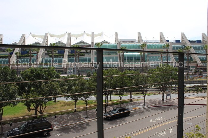 Foto principal - 350 K St
