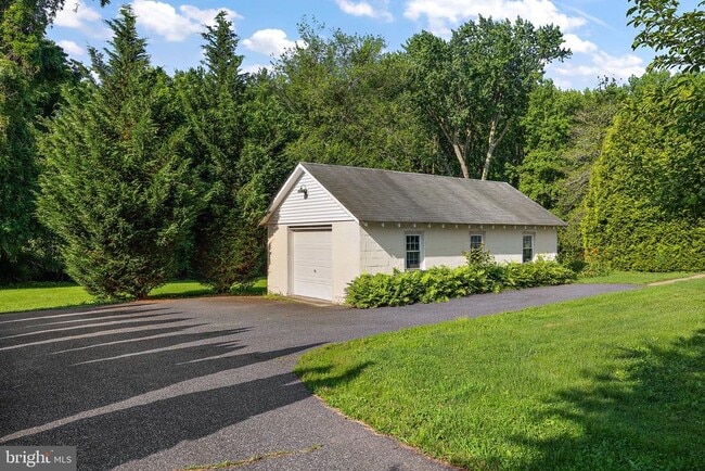 Building Photo - 3308 Silverside Rd