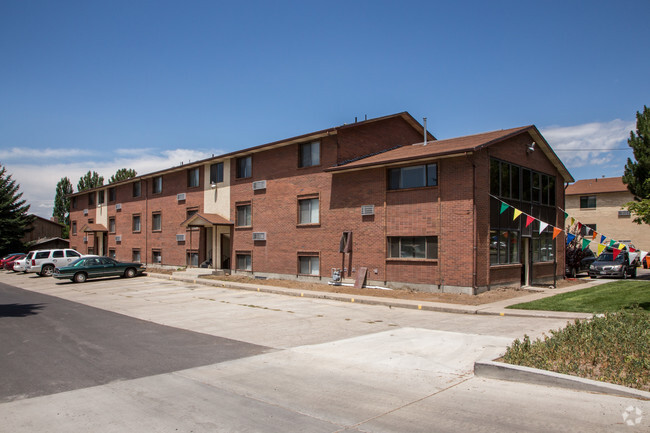 Leasing Office/Laundromat - Twin Creek Apartments