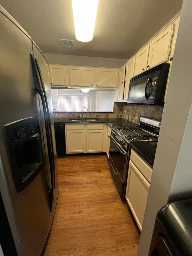 Building Photo - 11901 Swearingen Dr