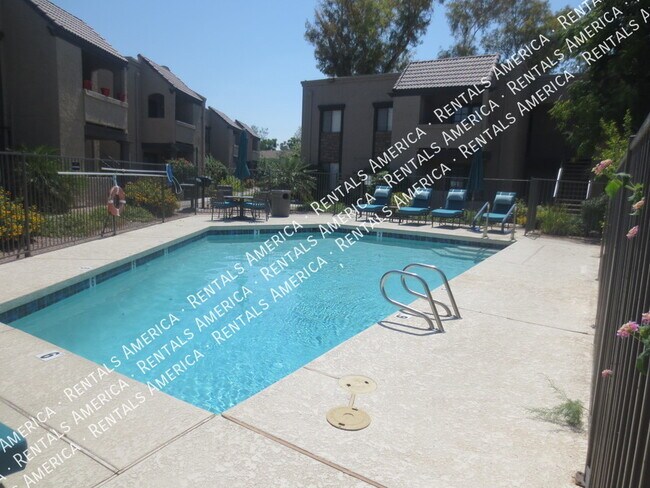 Foto del edificio - 5995 N 78th St