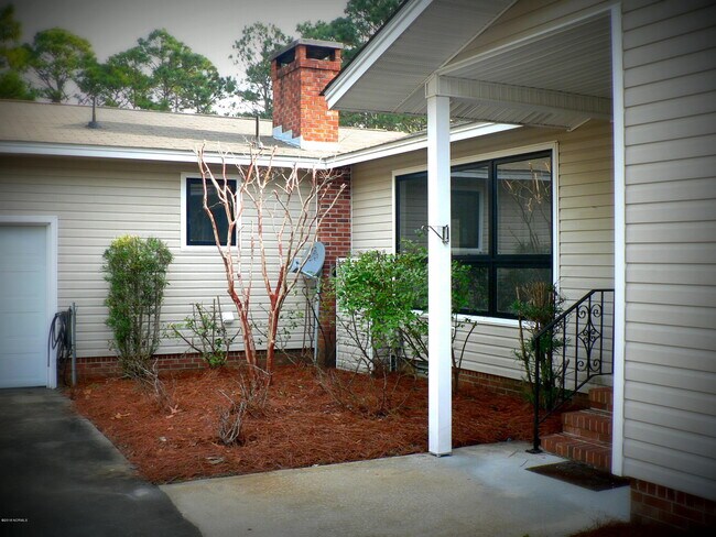 Building Photo - 228 Star Hill Dr