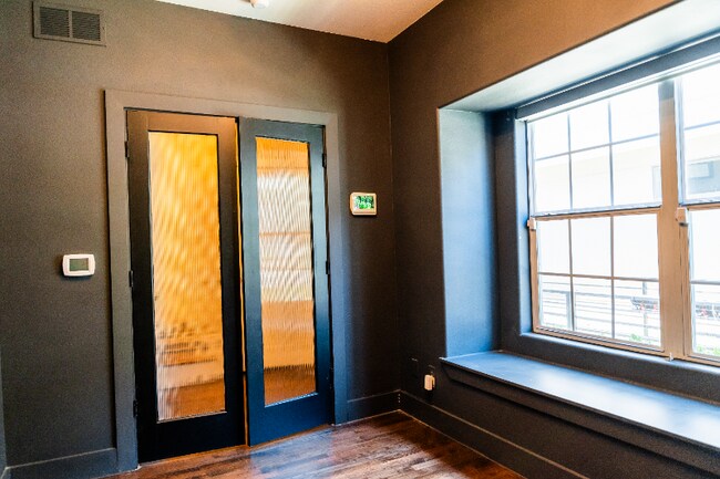 Foto del edificio - 5814 Bryan Pkwy