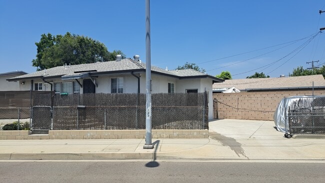 Building Photo - 1221 W Mission Rd