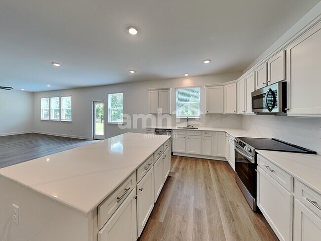 Foto del edificio - 2007 31st St W