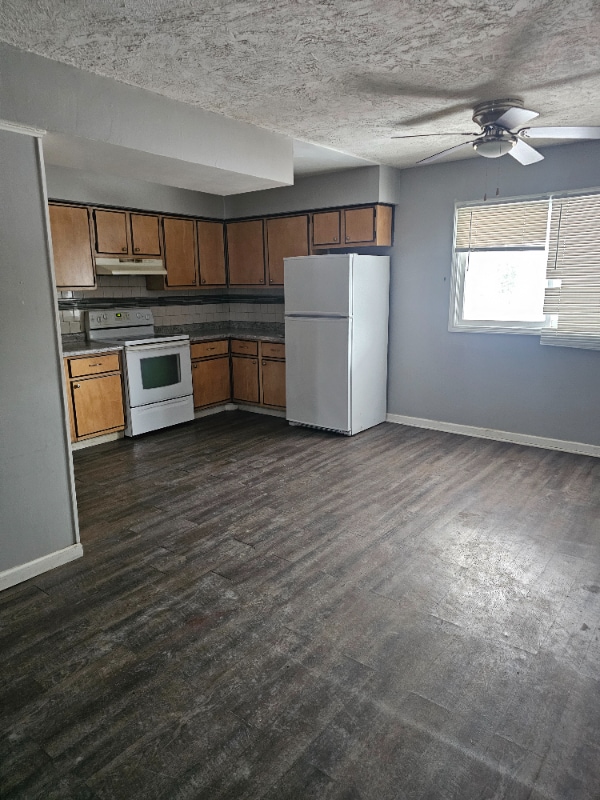 Building Photo - 1815 W 40th St