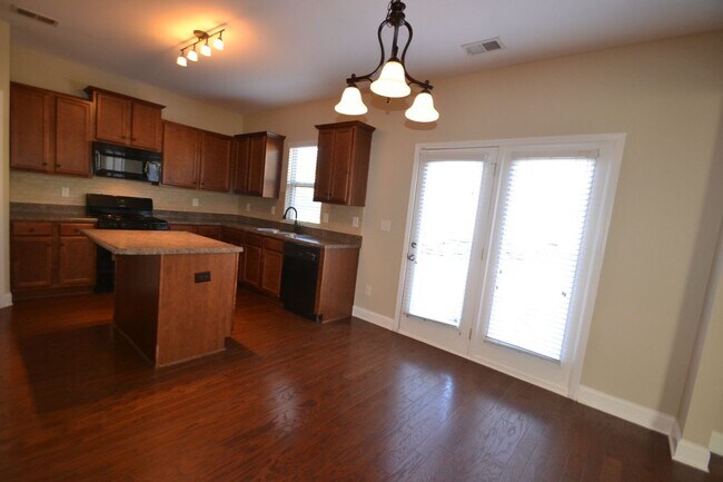 Foto del edificio - 5317 Blossom Brook Dr