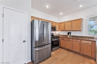Building Photo - 904 Duckhorn Ct